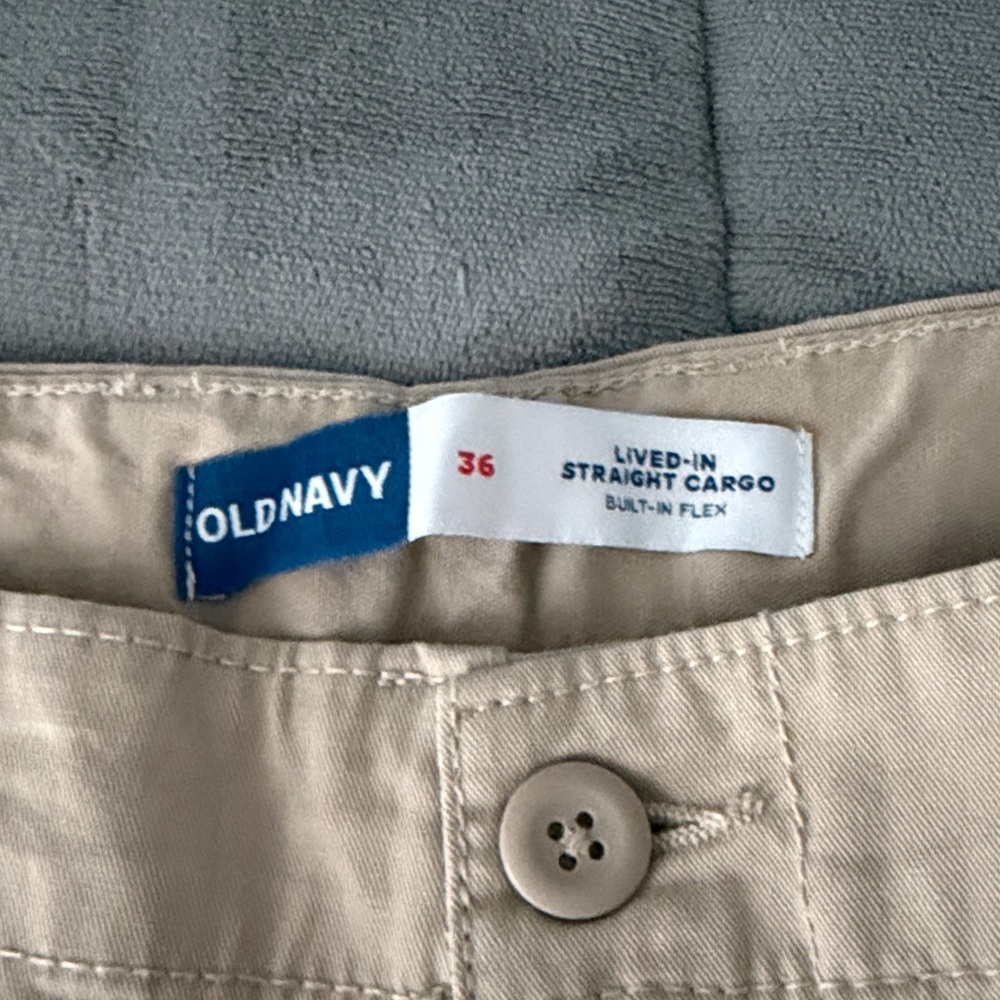 NWT Men’s Old Navy Cargo Shorts size 36 selling as a bundle - Picture 8 of 11